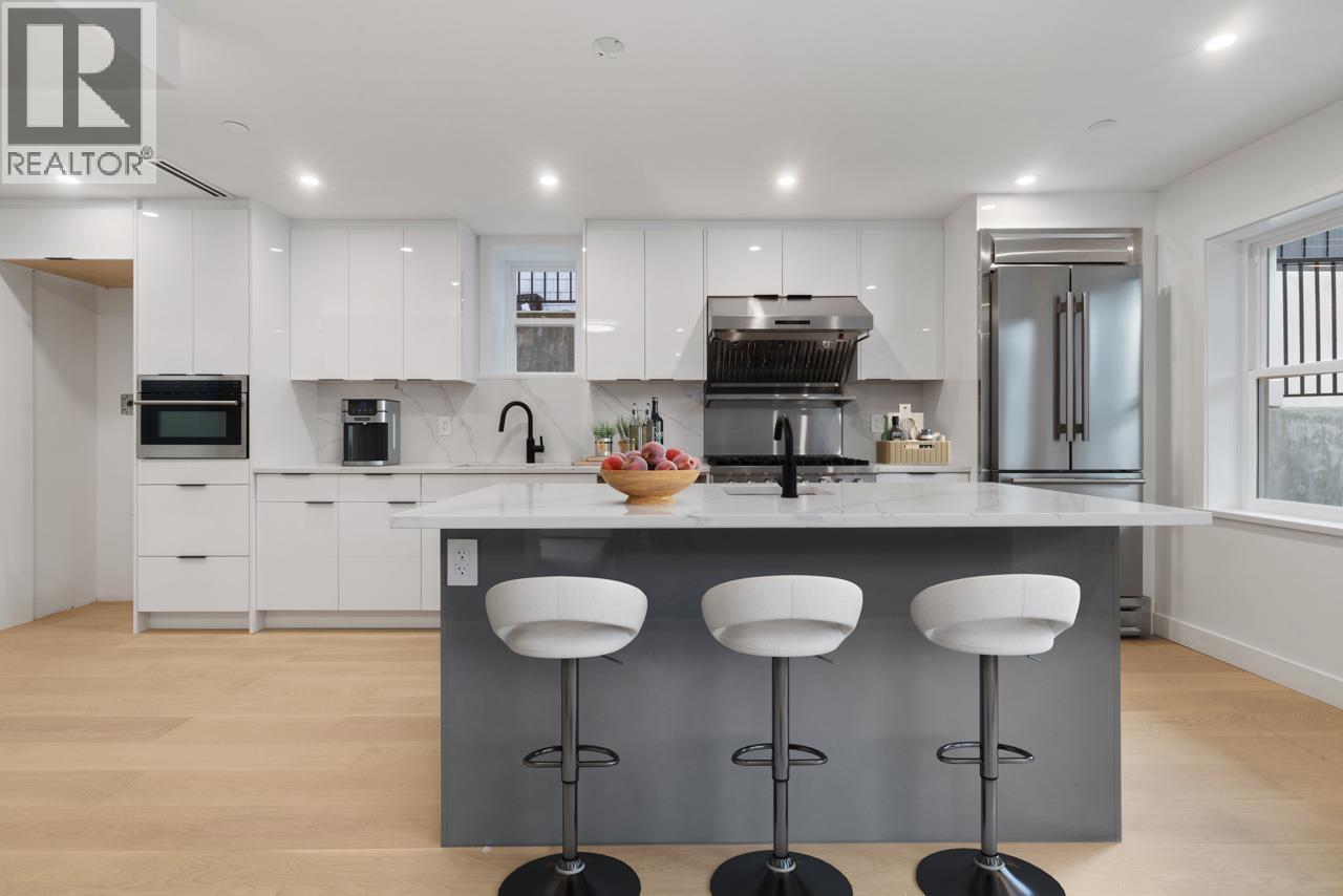 Photo 2 of 2 2022 E 4th Avenue, Vancouver BC