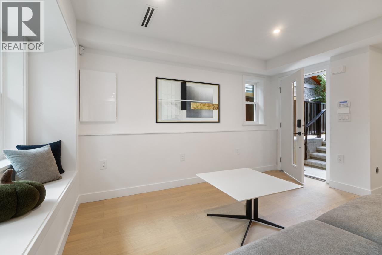 Photo 7 of 2 2022 E 4th Avenue, Vancouver BC