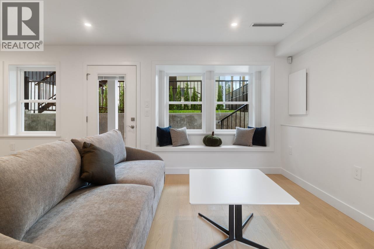 Photo 8 of 2 2022 E 4th Avenue, Vancouver BC