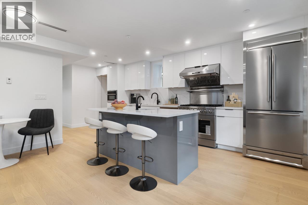 Photo 3 of 2 2022 E 4th Avenue, Vancouver BC