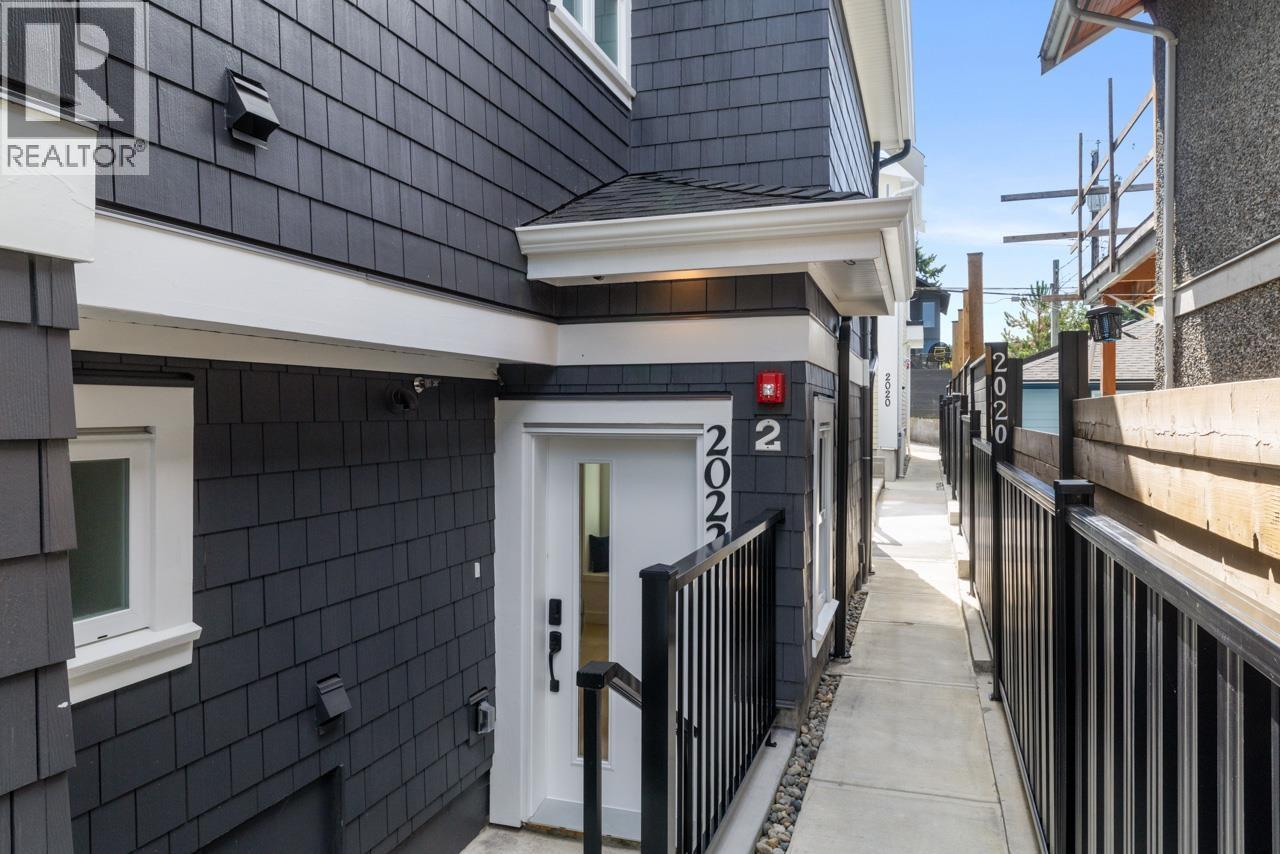 Photo 16 of 2 2022 E 4th Avenue, Vancouver BC