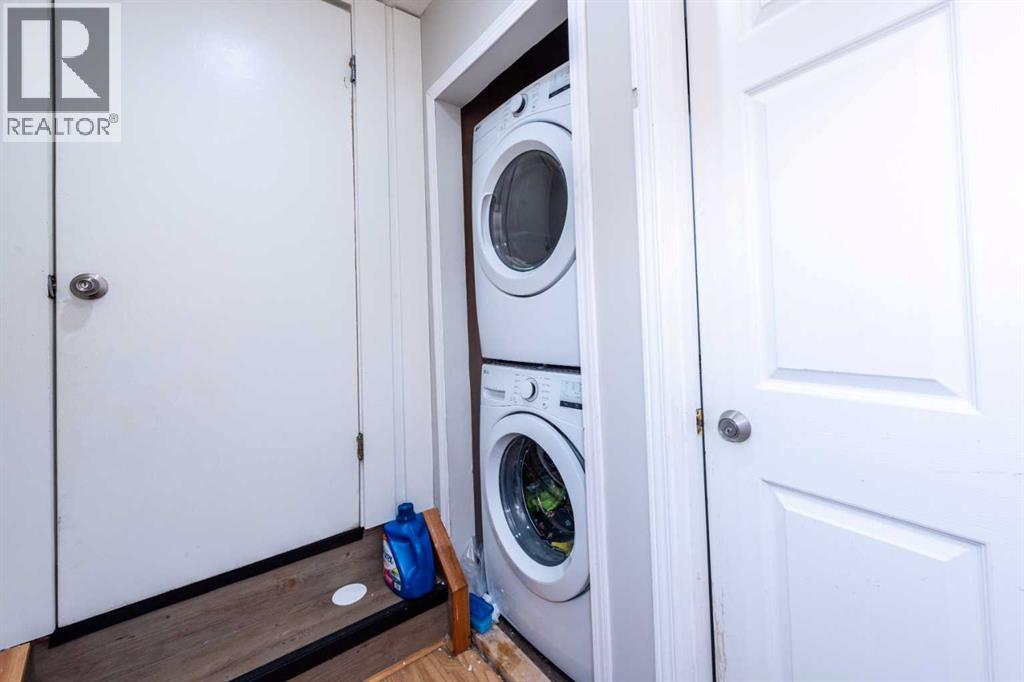 Single Family House 4 Level for Sale in  Erin Circle SE Erin Woods Calgary 