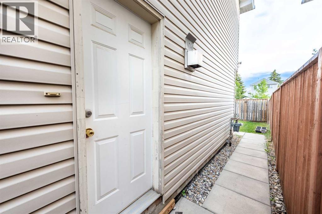 Single Family House 4 Level for Sale in  Erin Circle SE Erin Woods Calgary 