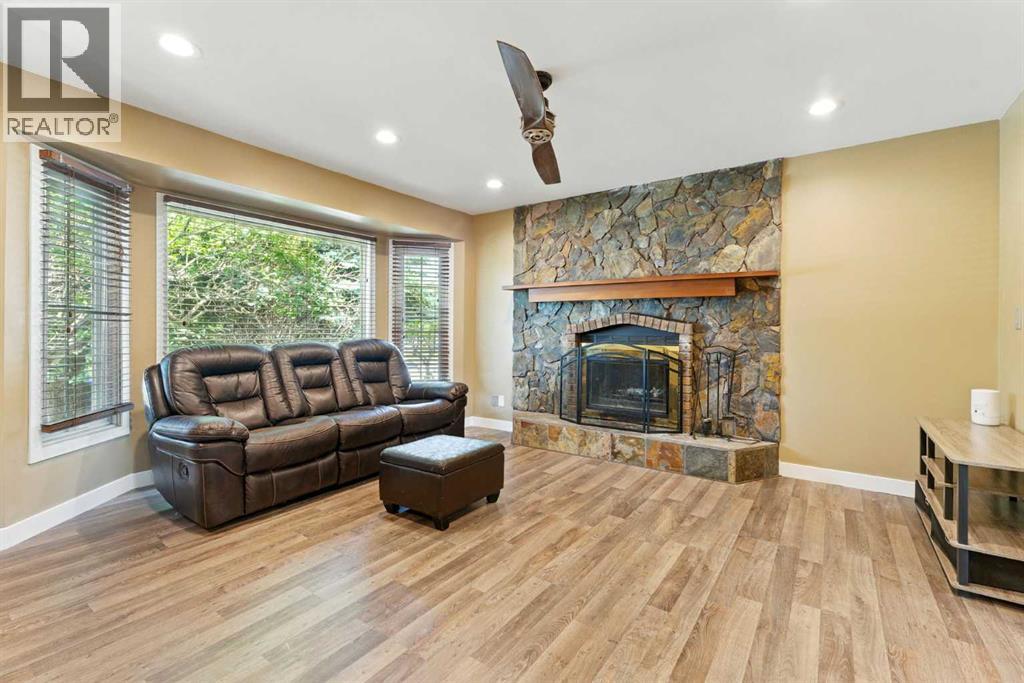 Single Family House 4 Level for Sale in  Castlegrove Place NE Castleridge Calgary 