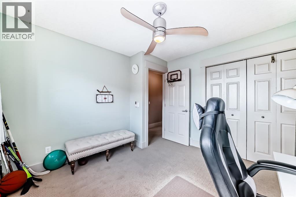 Single Family House for Sale in  St Moritz Terrace SW Springbank Hill Calgary 