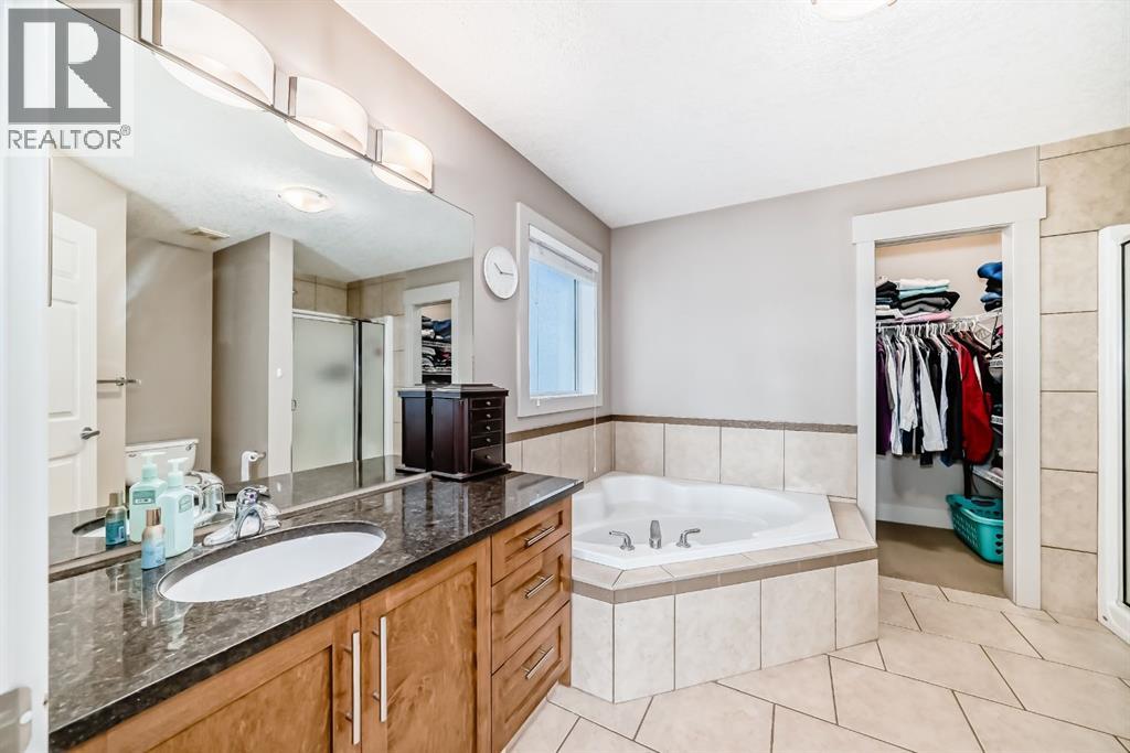 Single Family House for Sale in  St Moritz Terrace SW Springbank Hill Calgary 