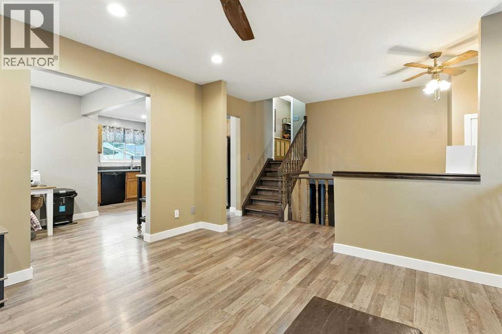 Single Family House 4 Level for Sale in  Castlegrove Place NE Castleridge Calgary 