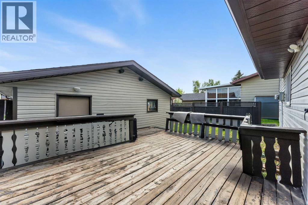 Single Family House 4 Level for Sale in  Castlegrove Place NE Castleridge Calgary 