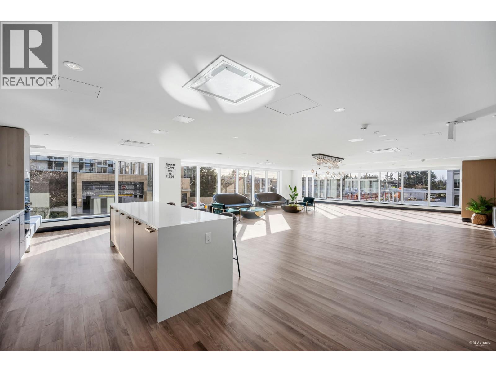 Photo 10 of 508 6398 Silver Avenue, Burnaby BC