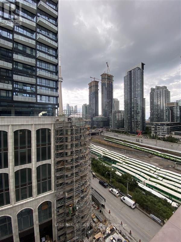 Photo 12 of 712 480 Front Street W, Toronto ON