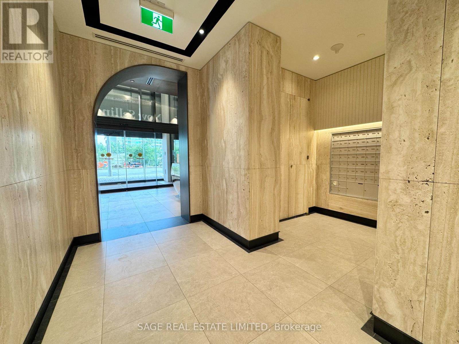 Photo 16 of 712 480 Front Street W, Toronto ON