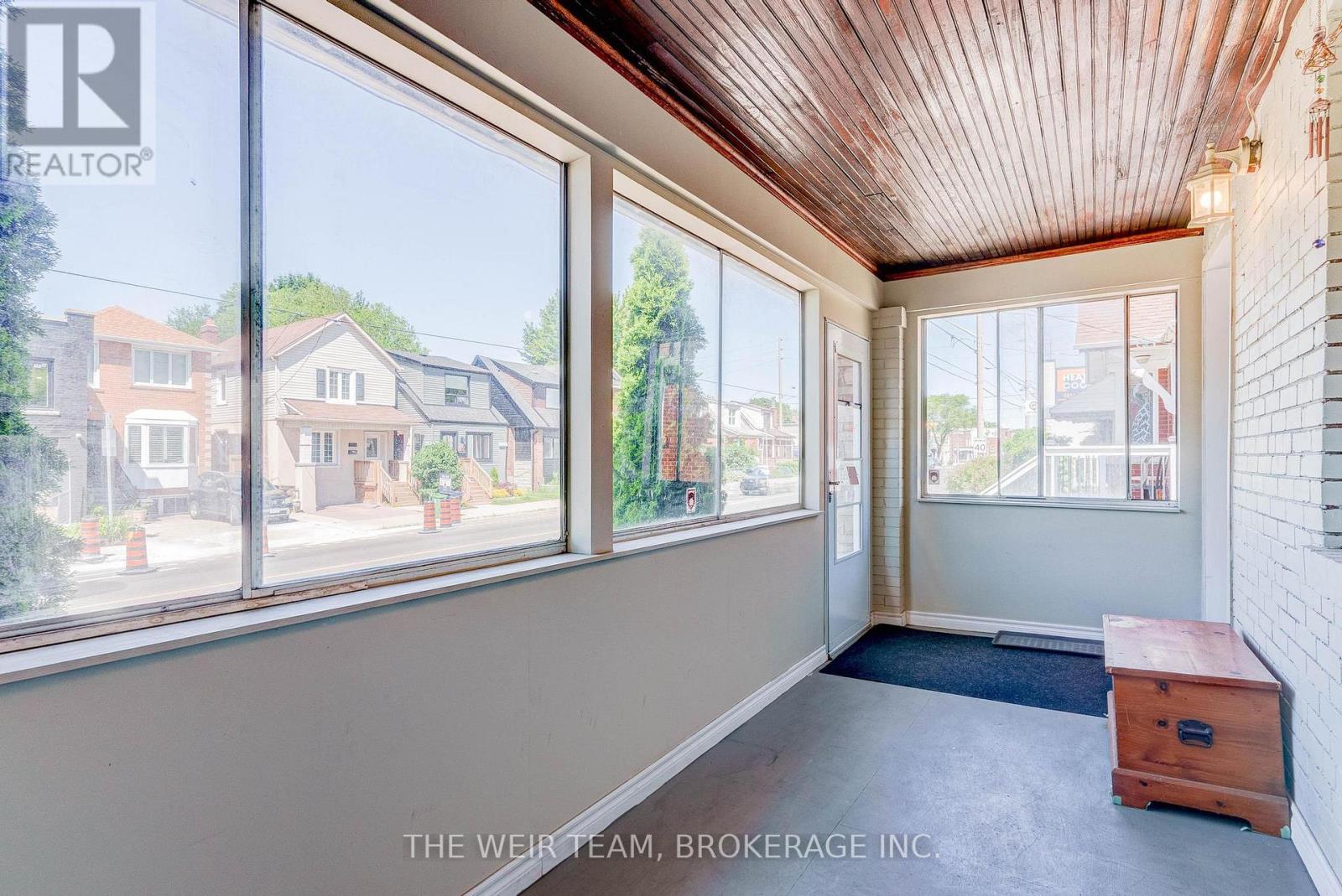 Photo 11 of 1155 Woodbine Avenue, Toronto ON