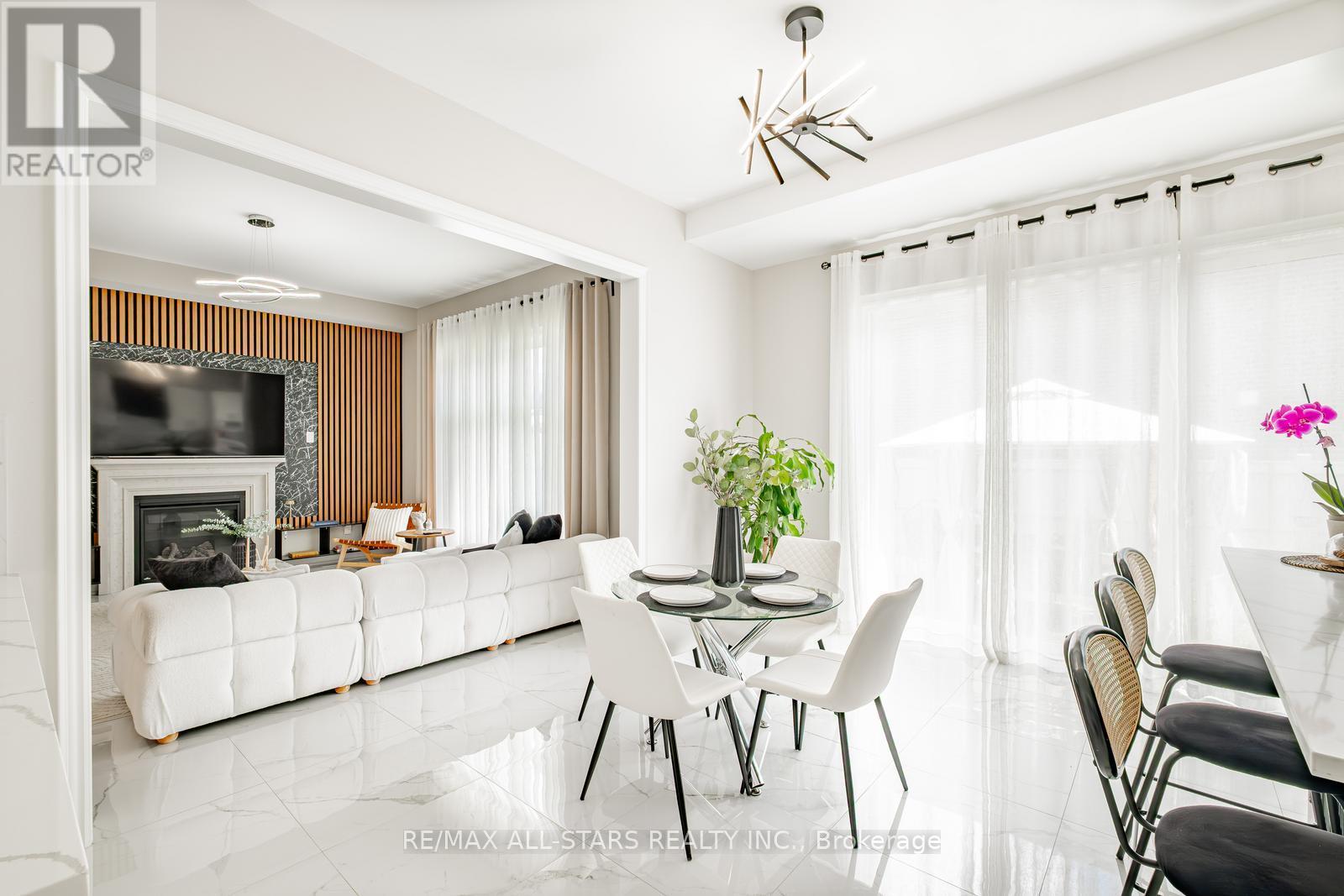Photo 18 of 7 Ballanview Court, Whitchurchstouffville ON