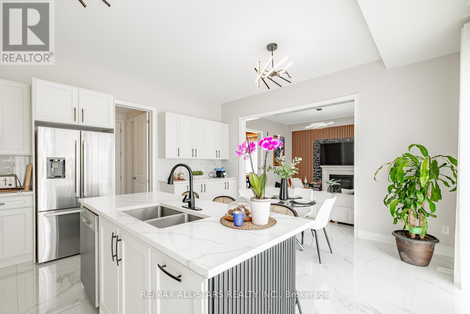 Photo 22 of 7 Ballanview Court, Whitchurchstouffville ON