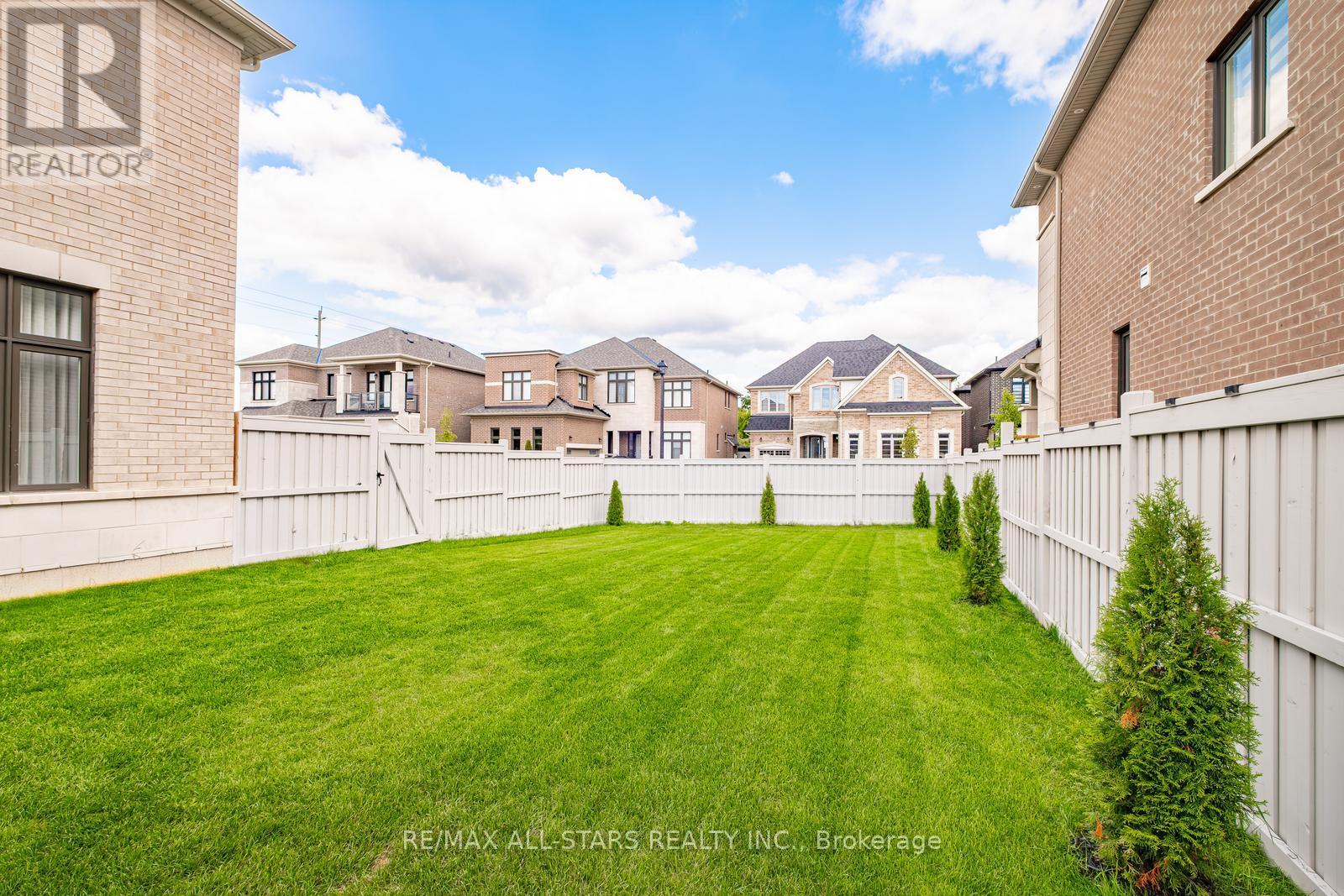 Photo 41 of 7 Ballanview Court, Whitchurchstouffville ON