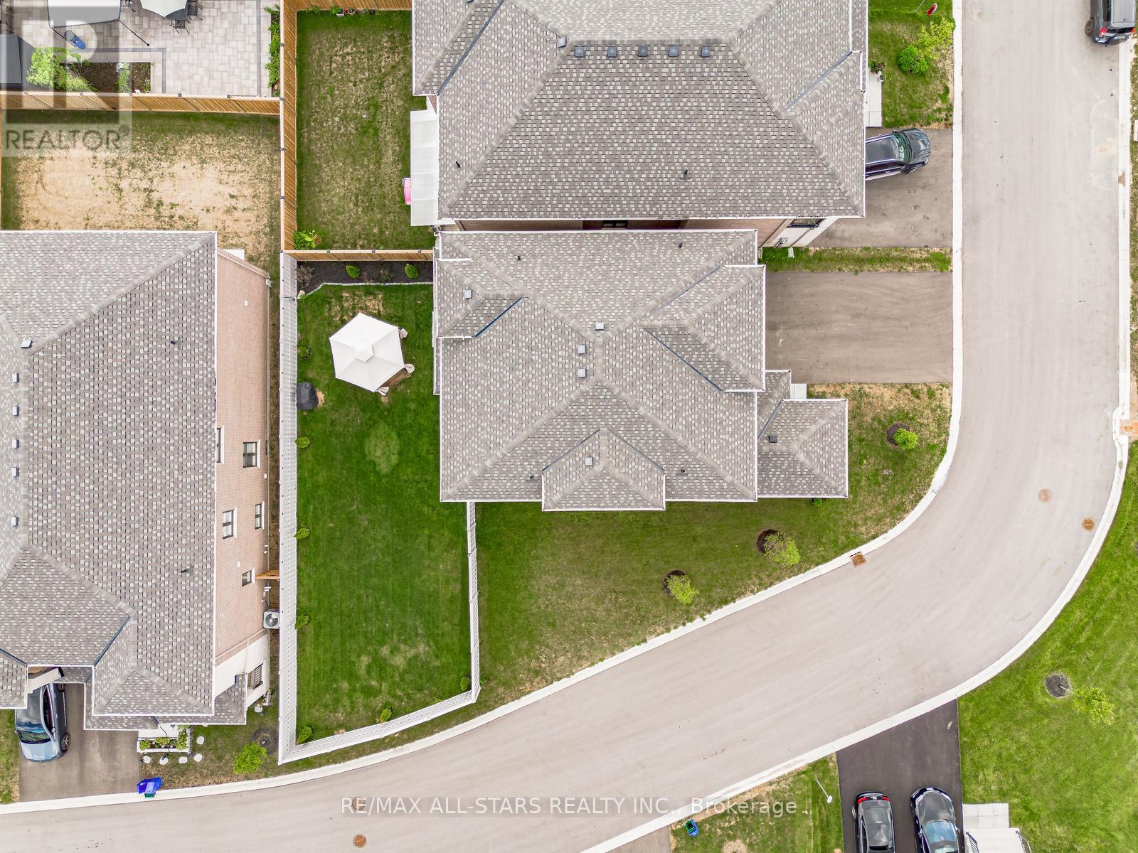 Photo 45 of 7 Ballanview Court, Whitchurchstouffville ON