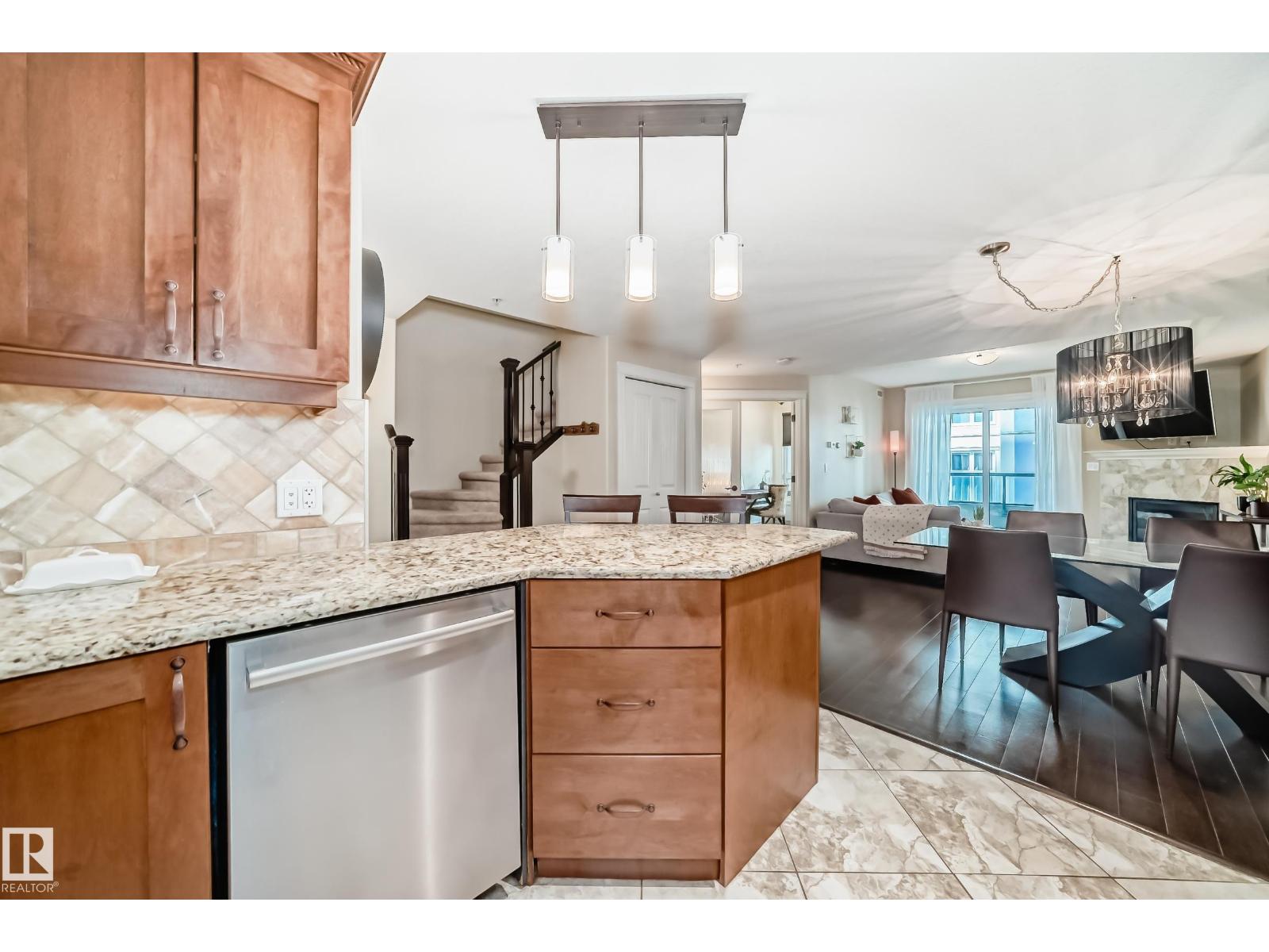 Photo 6 of 225 10142 111 St Nw, Edmonton AB