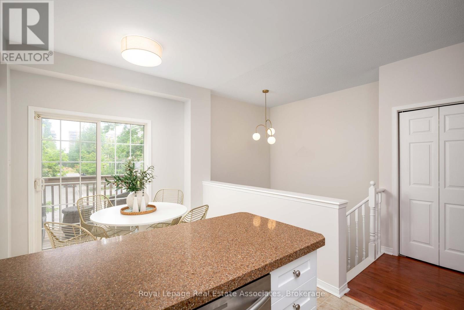 Photo 10 of 32 1130 Cawthra Road, Mississauga ON
