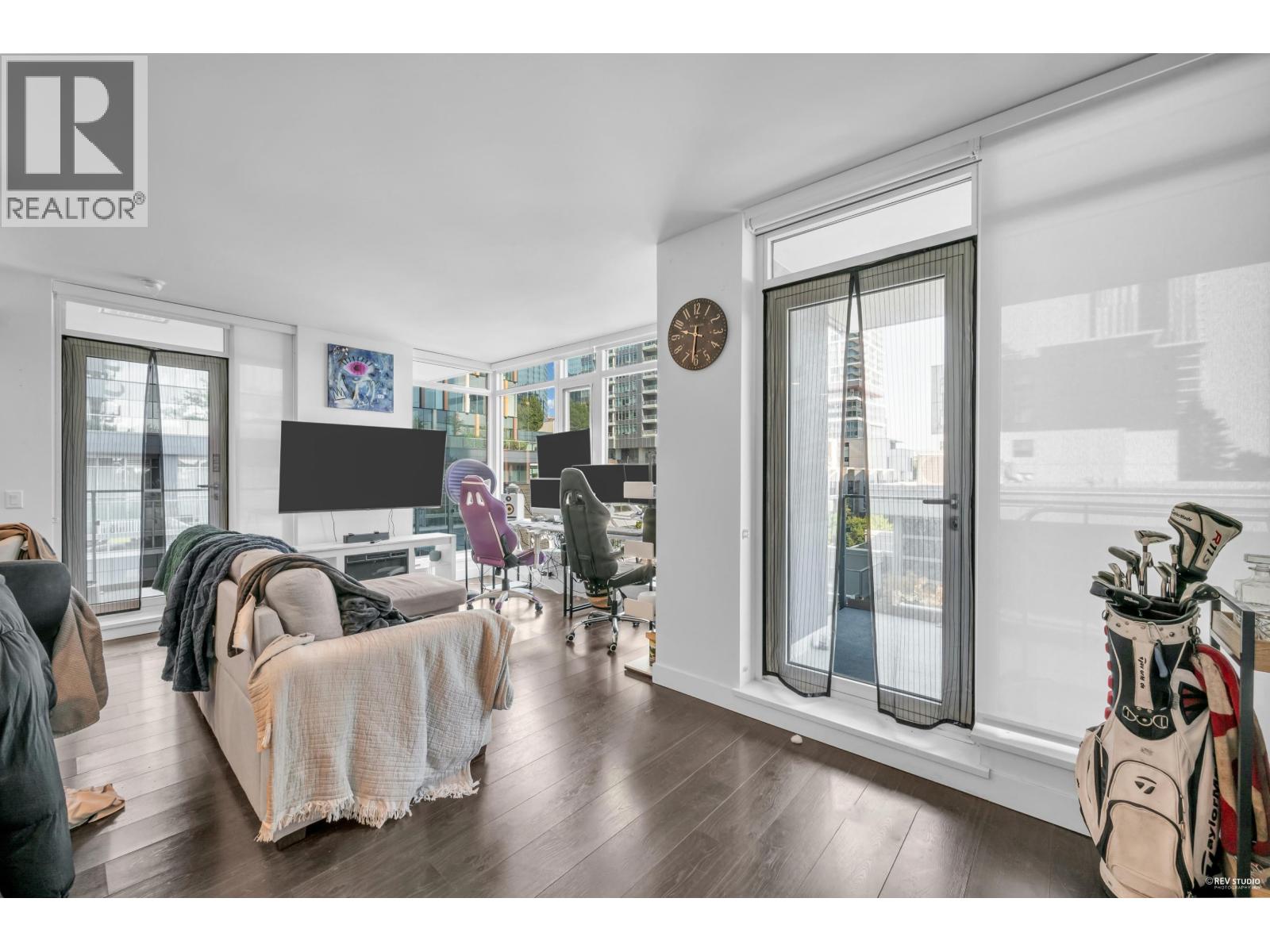Photo 5 of 408 6398 Silver Avenue, Burnaby BC