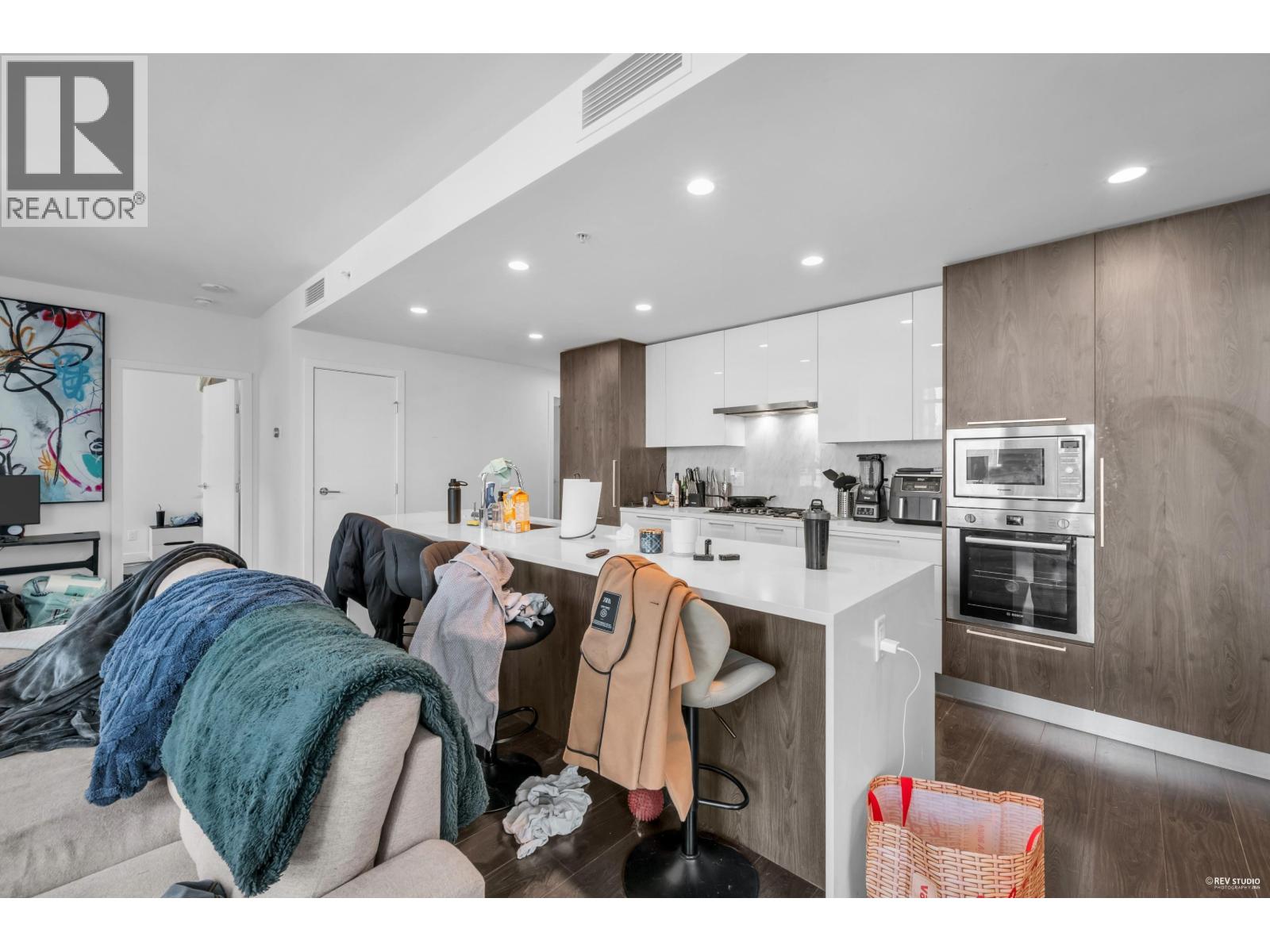 Photo 10 of 408 6398 Silver Avenue, Burnaby BC