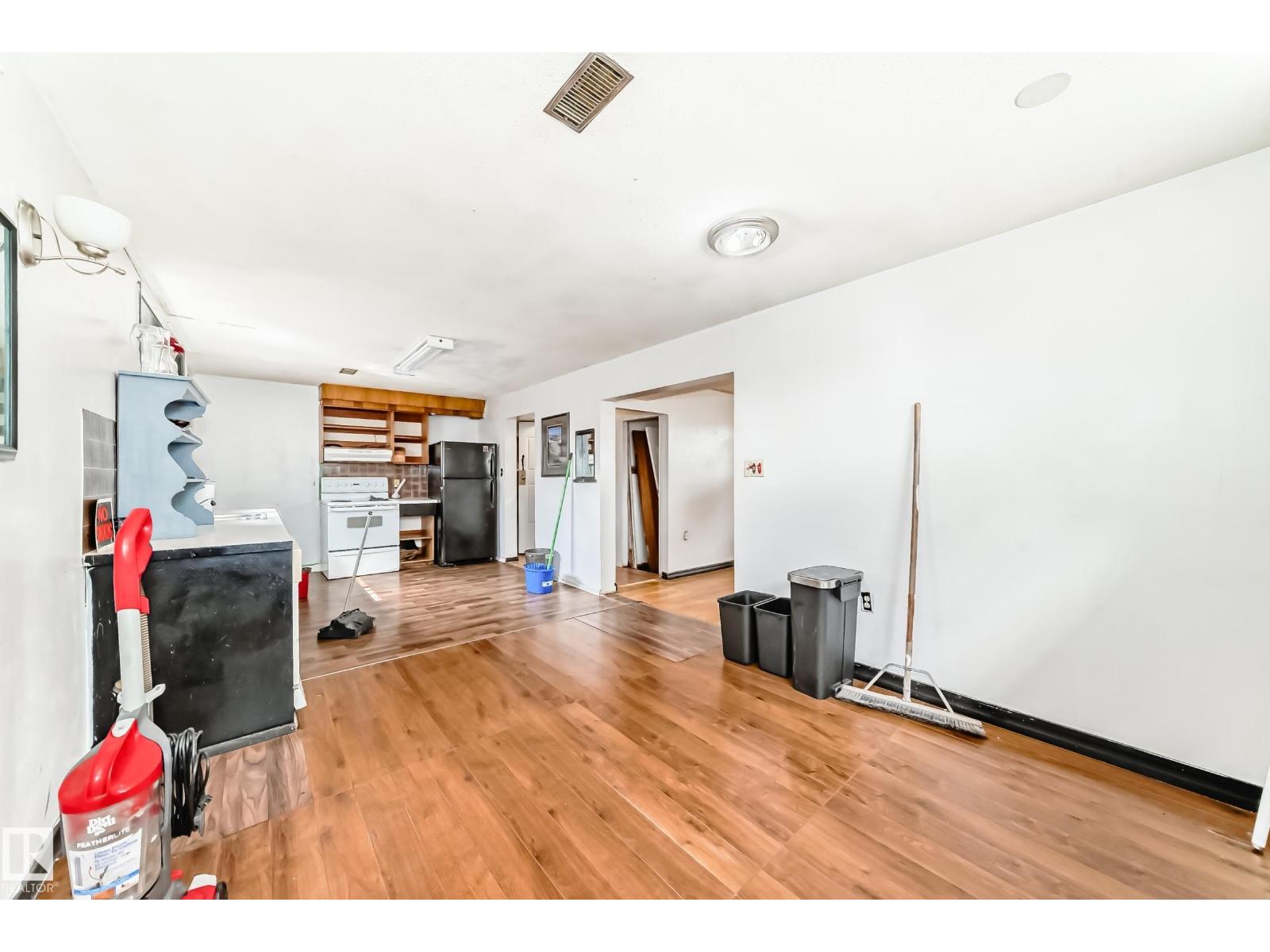 Photo 14 of 8303 124 Av Nw, Edmonton AB