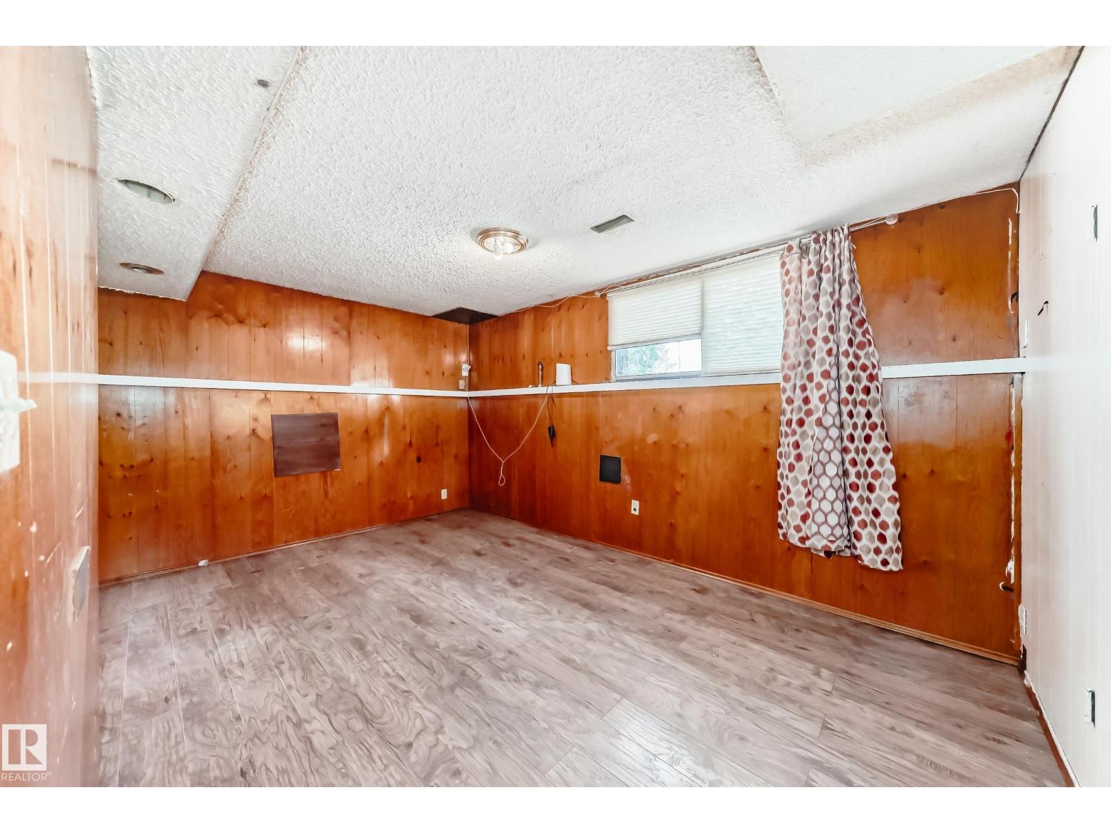 Photo 15 of 8303 124 Av Nw, Edmonton AB