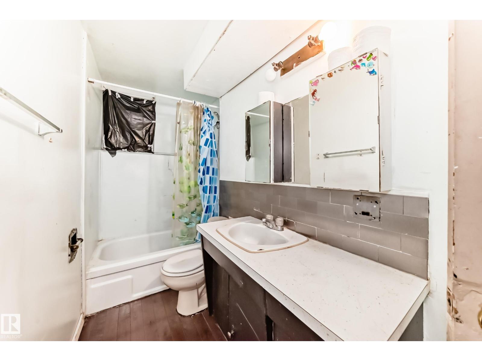 Photo 5 of 8303 124 Av Nw, Edmonton AB