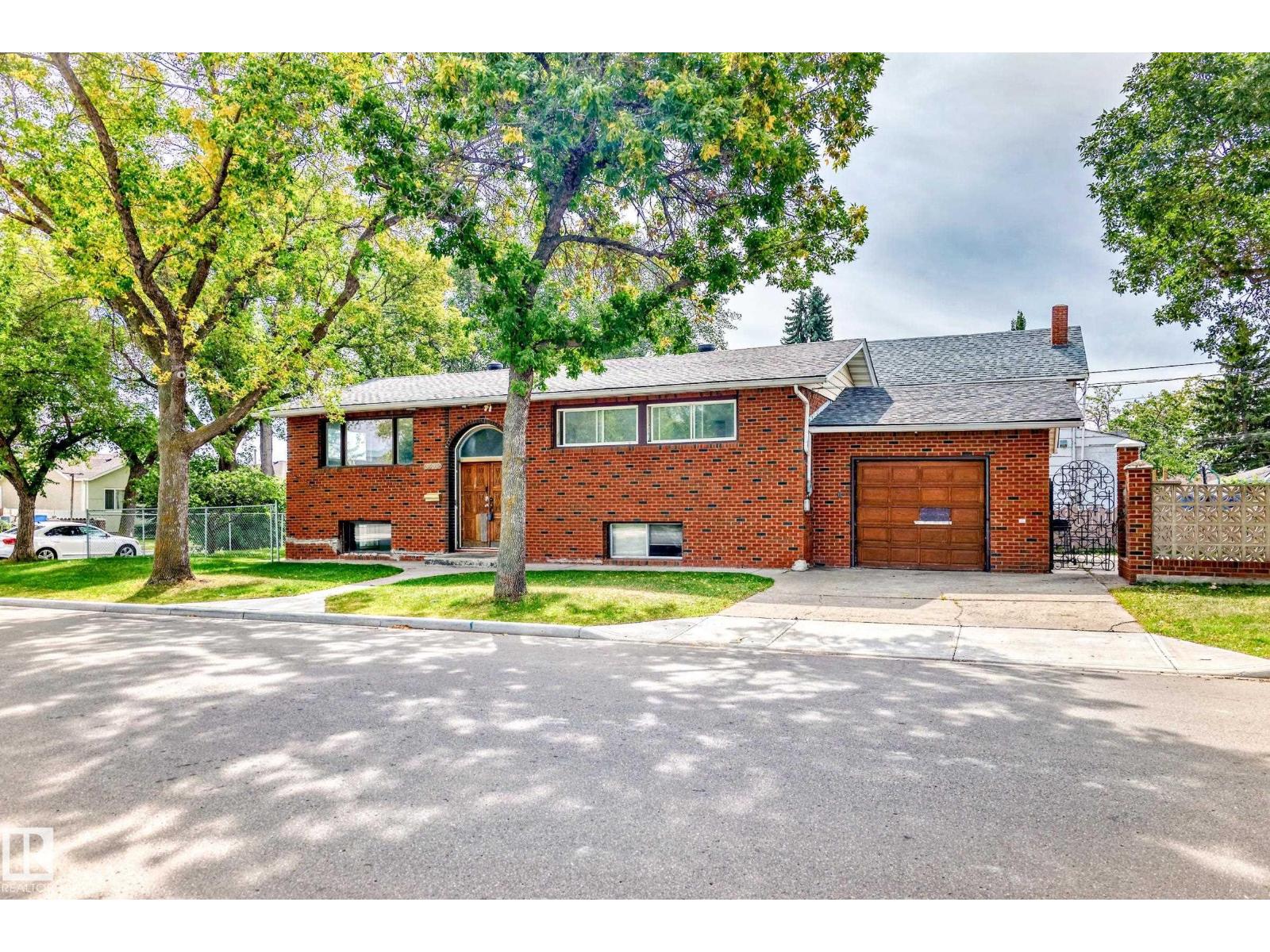 Photo 37 of 8303 124 Av Nw, Edmonton AB