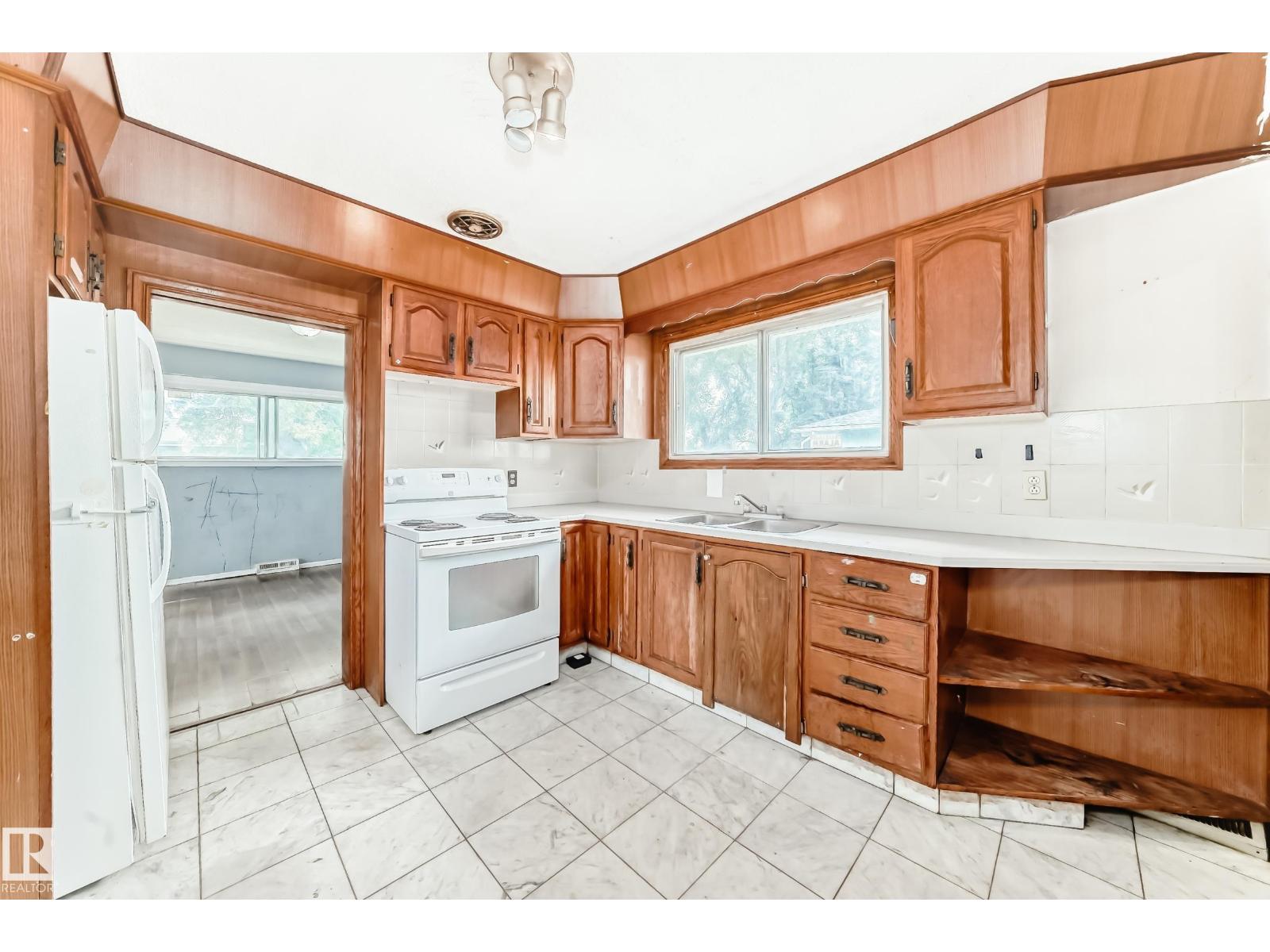 Photo 39 of 8303 124 Av Nw, Edmonton AB