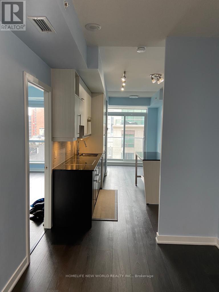 Photo 4 of 702 199 Richmond Street W, Toronto ON