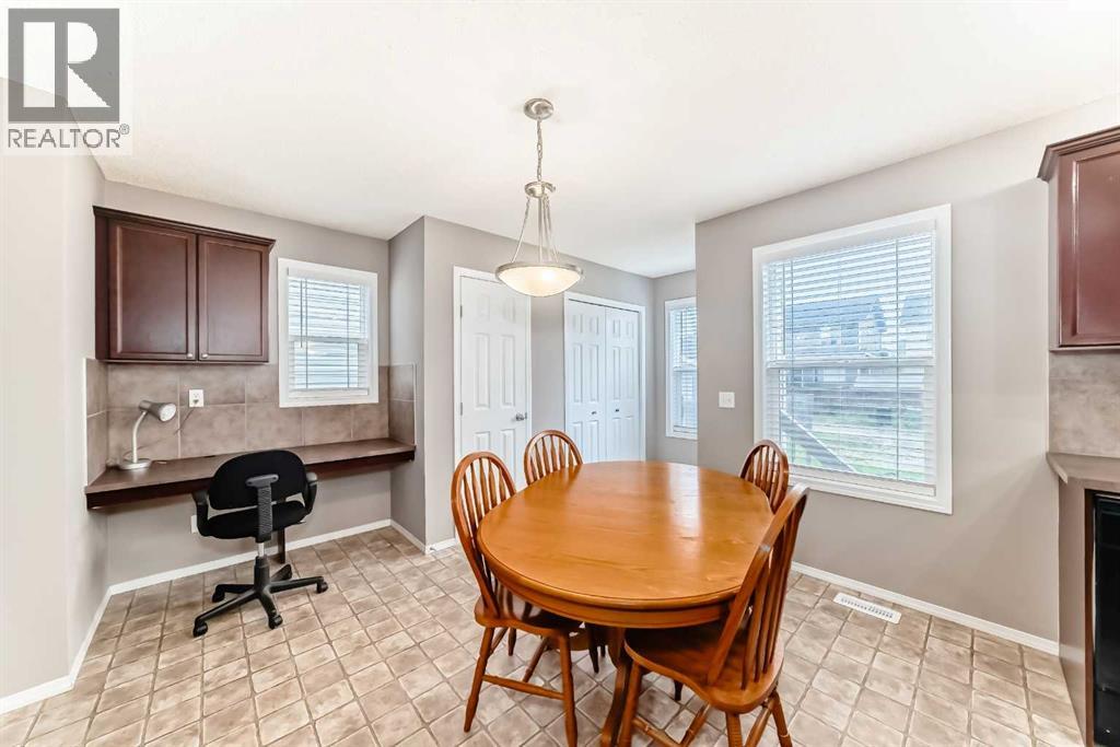 Photo 17 of 135 Copperstone Grove Se, Calgary AB