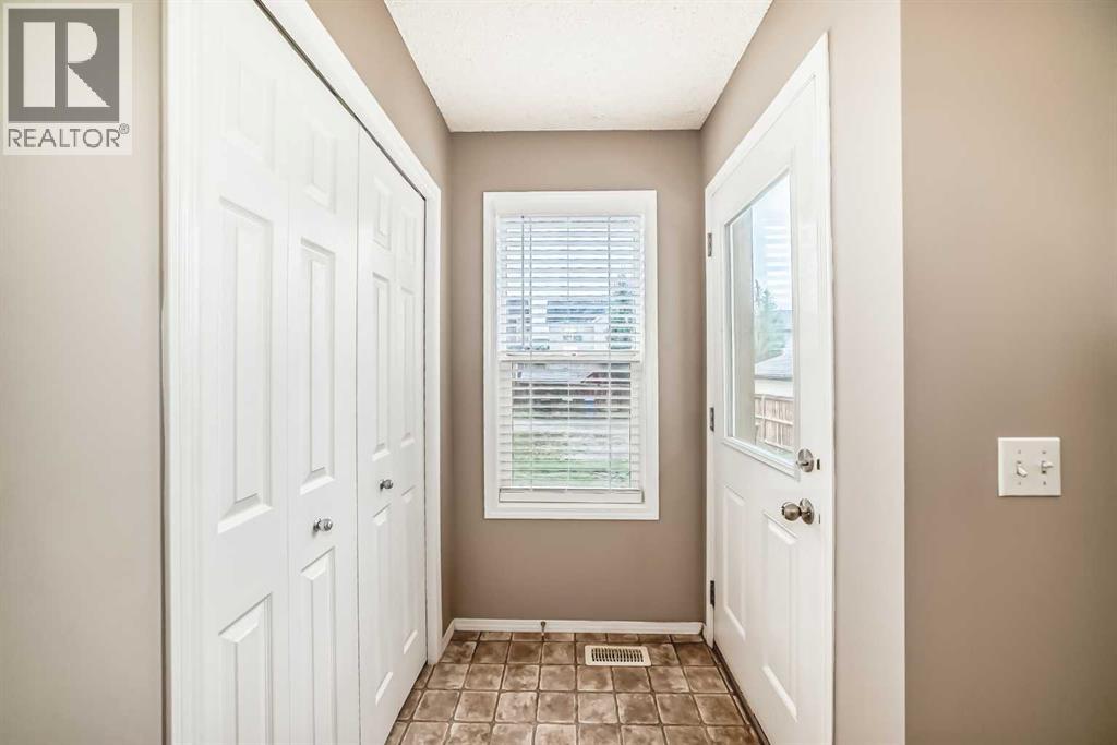 Photo 23 of 135 Copperstone Grove Se, Calgary AB