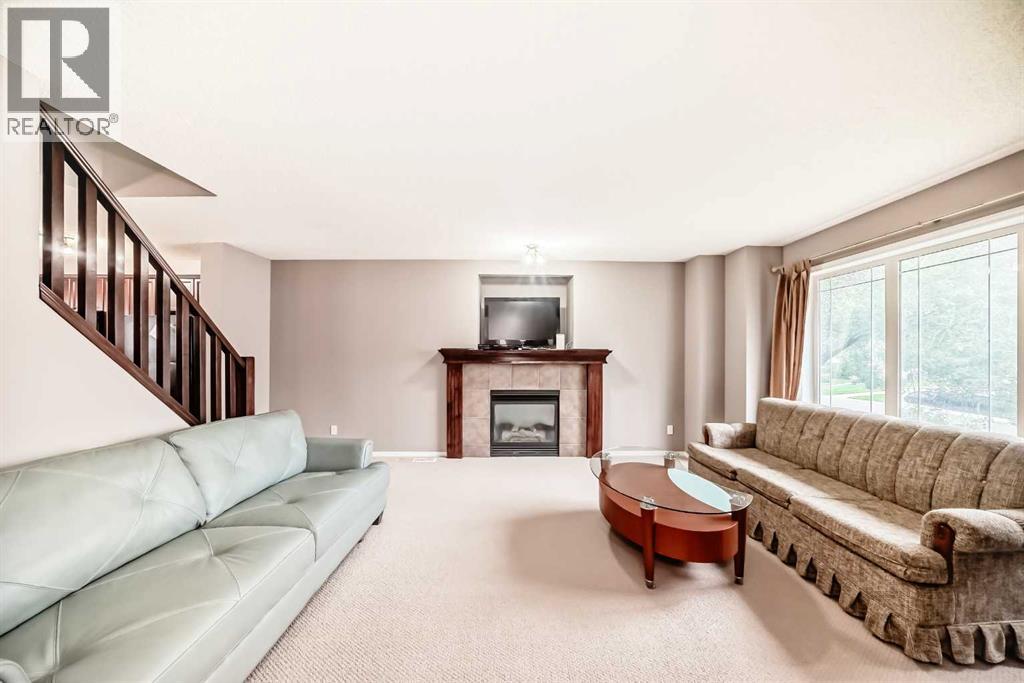 Photo 7 of 135 Copperstone Grove Se, Calgary AB