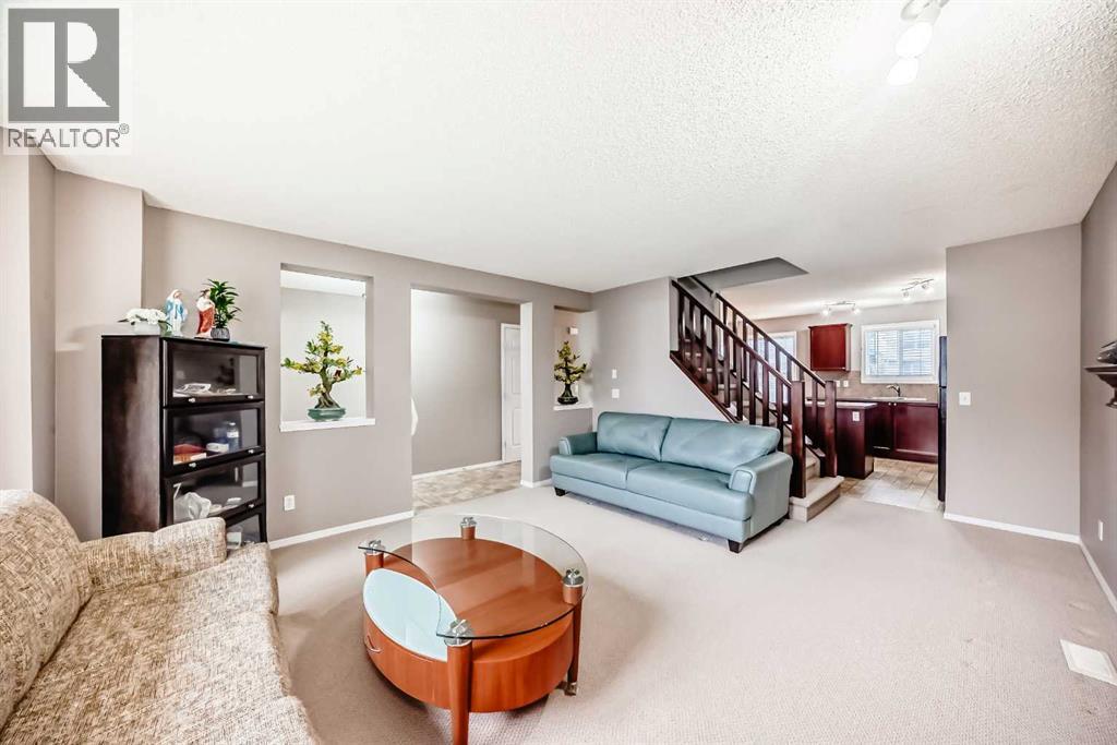 Photo 8 of 135 Copperstone Grove Se, Calgary AB
