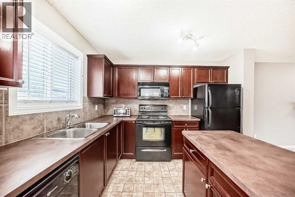 Photo 12 of 135 Copperstone Grove Se, Calgary AB