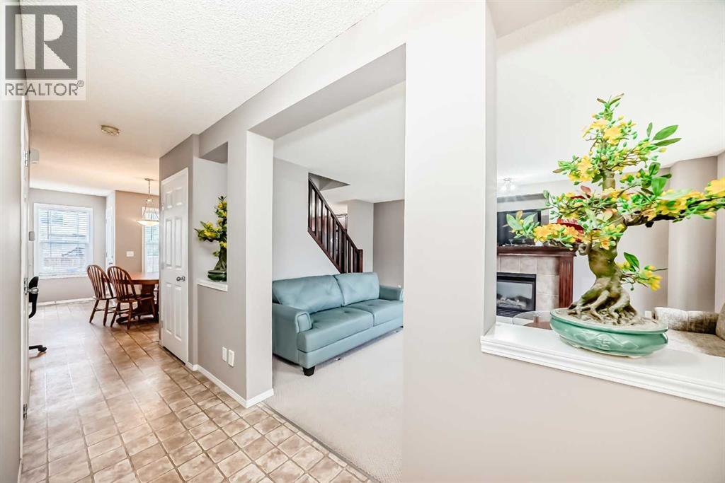 Photo 4 of 135 Copperstone Grove Se, Calgary AB