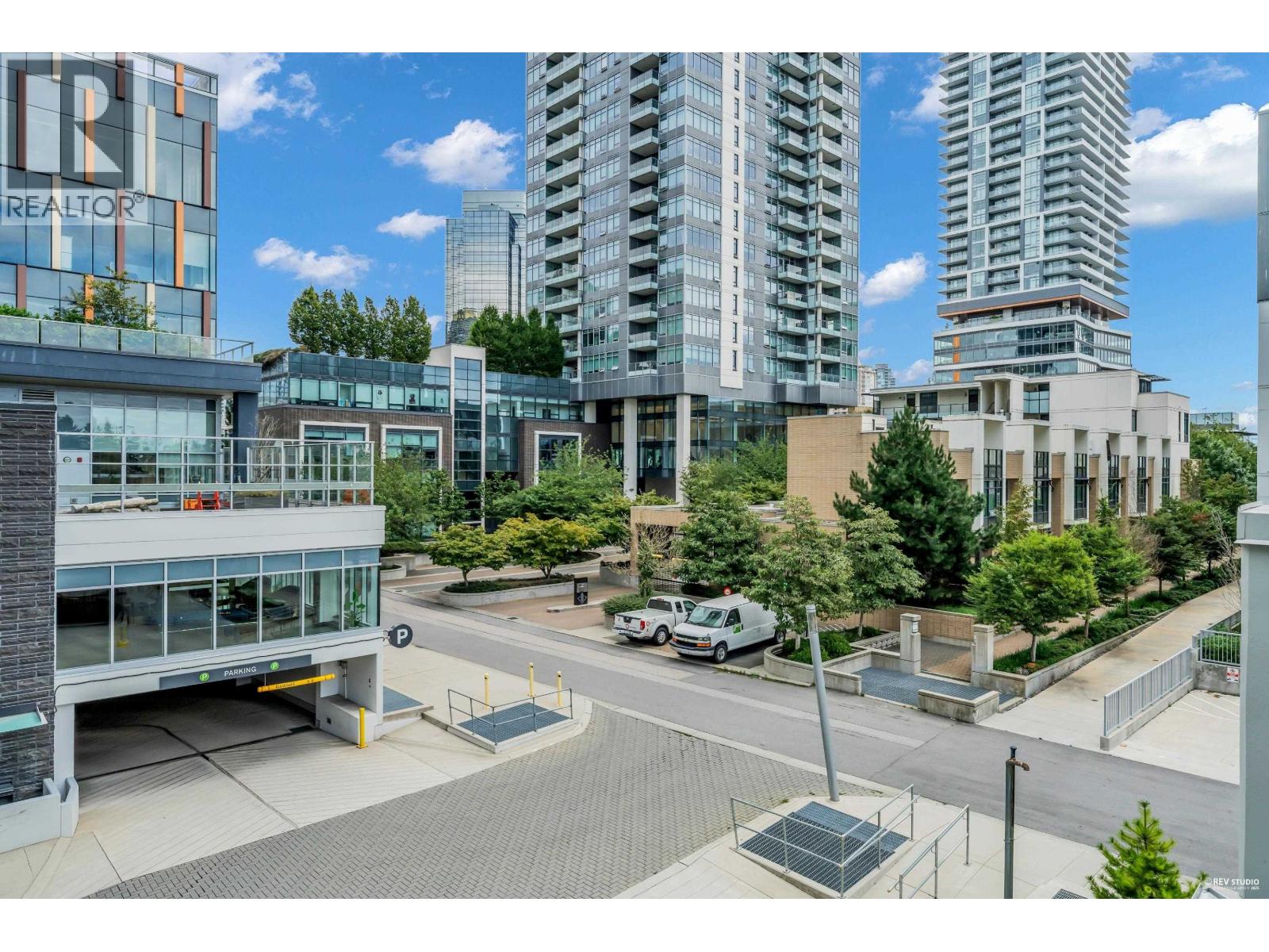 TH3 6398 SILVER AVENUE, Burnaby