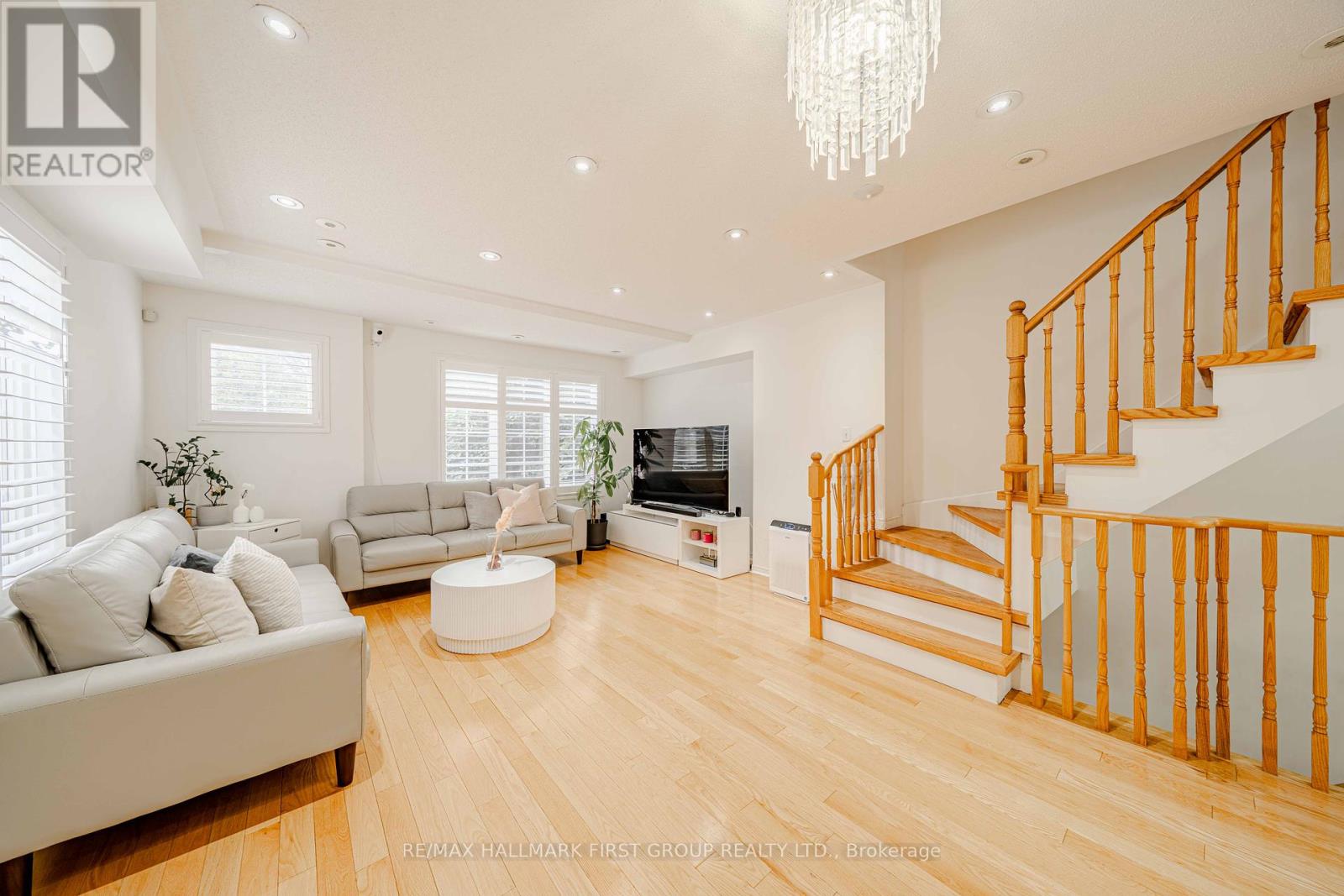 Photo 15 of 1 2790 Eglinton Avenue E, Toronto ON