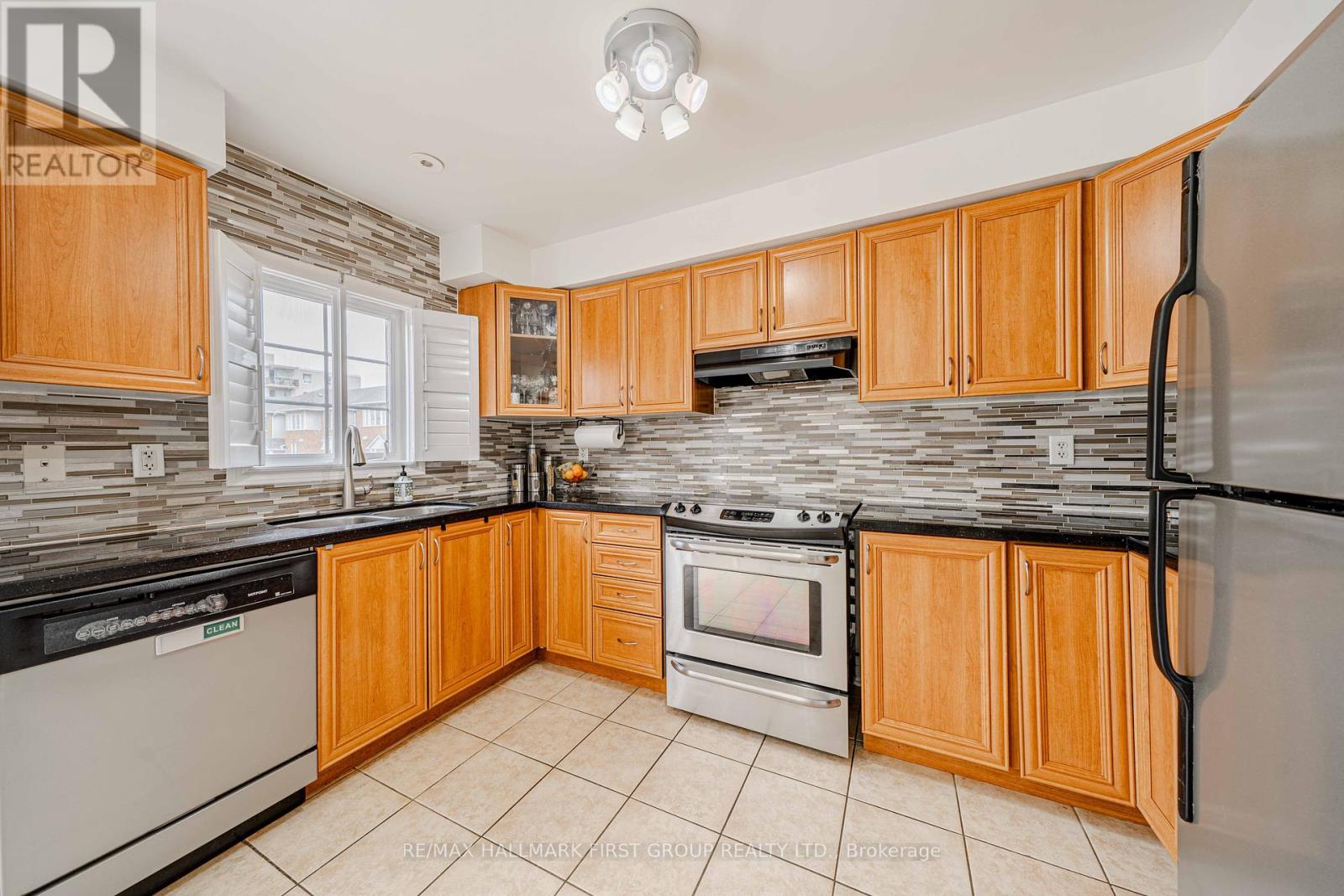 Photo 11 of 1 2790 Eglinton Avenue E, Toronto ON