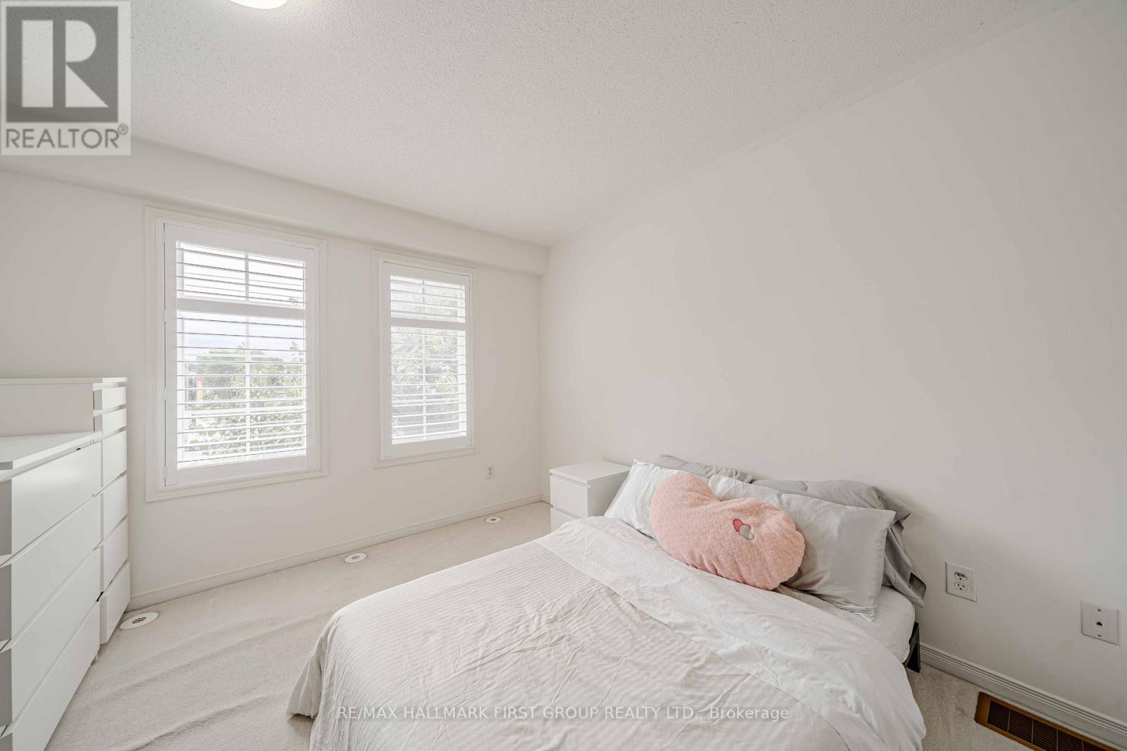 Photo 7 of 1 2790 Eglinton Avenue E, Toronto ON