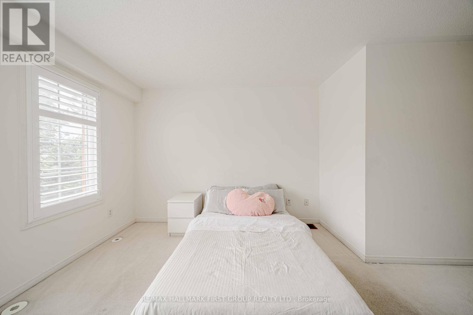 Photo 10 of 1 2790 Eglinton Avenue E, Toronto ON