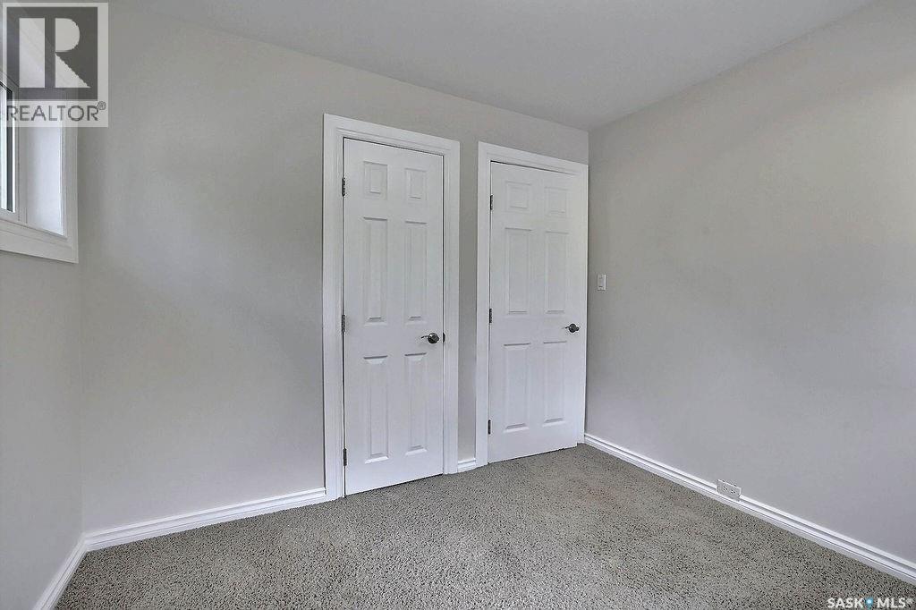 Photo 16 of 936 College Avenue, Regina SK