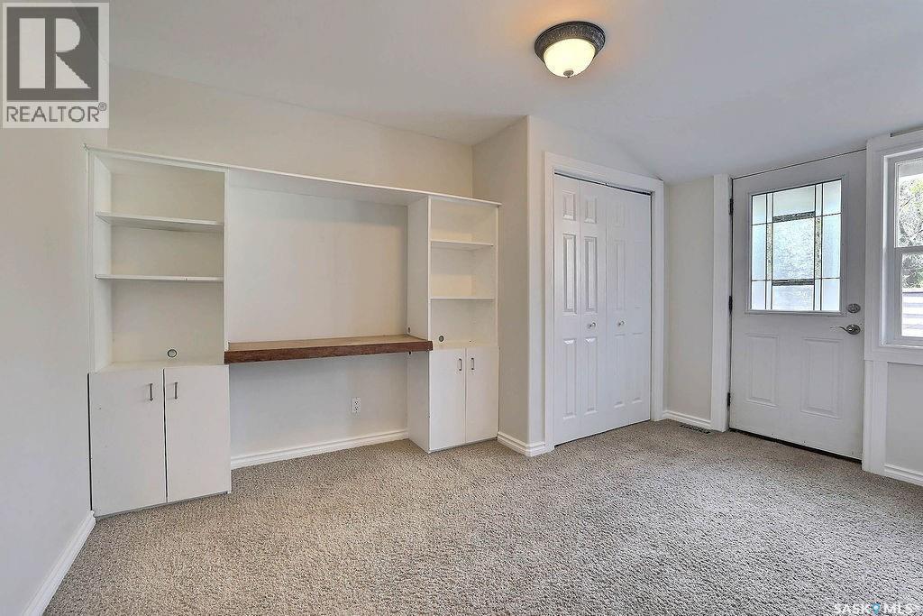 Photo 17 of 936 College Avenue, Regina SK