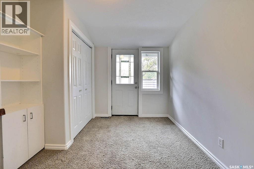 Photo 18 of 936 College Avenue, Regina SK