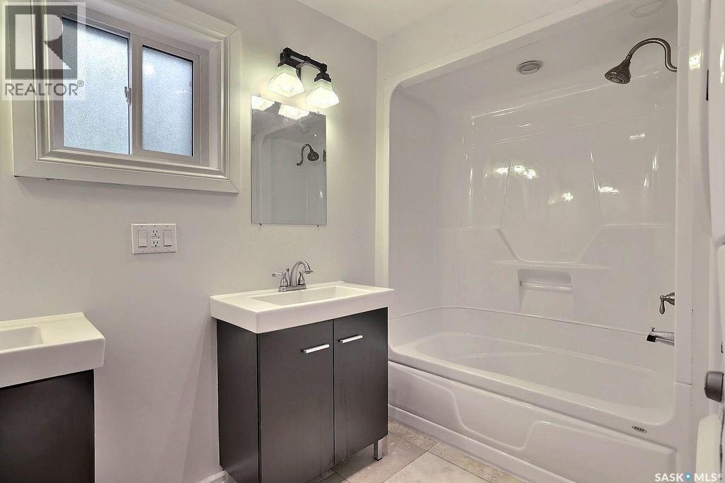 Photo 25 of 936 College Avenue, Regina SK