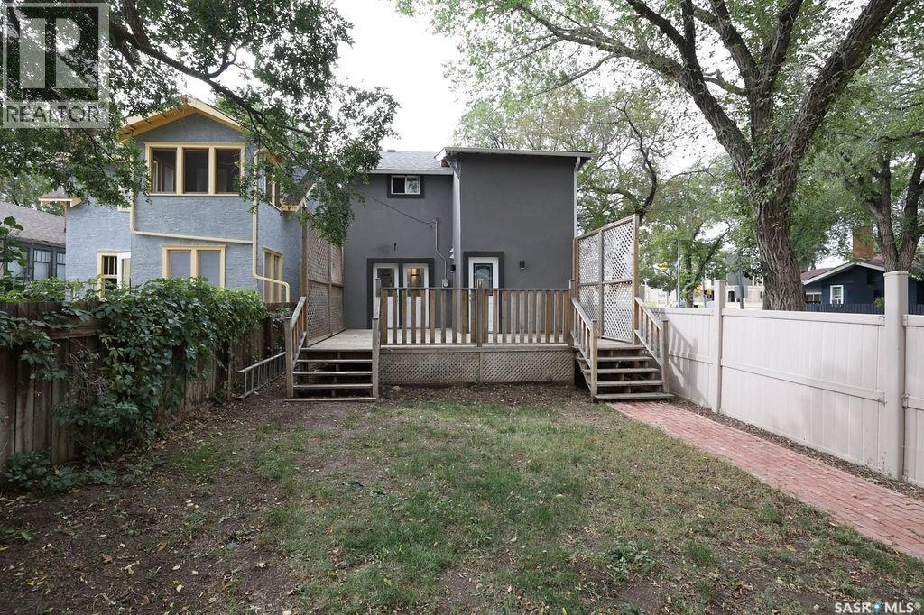 Photo 33 of 936 College Avenue, Regina SK