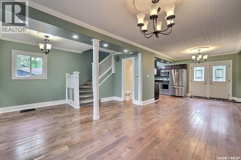 Photo 7 of 936 College Avenue, Regina SK