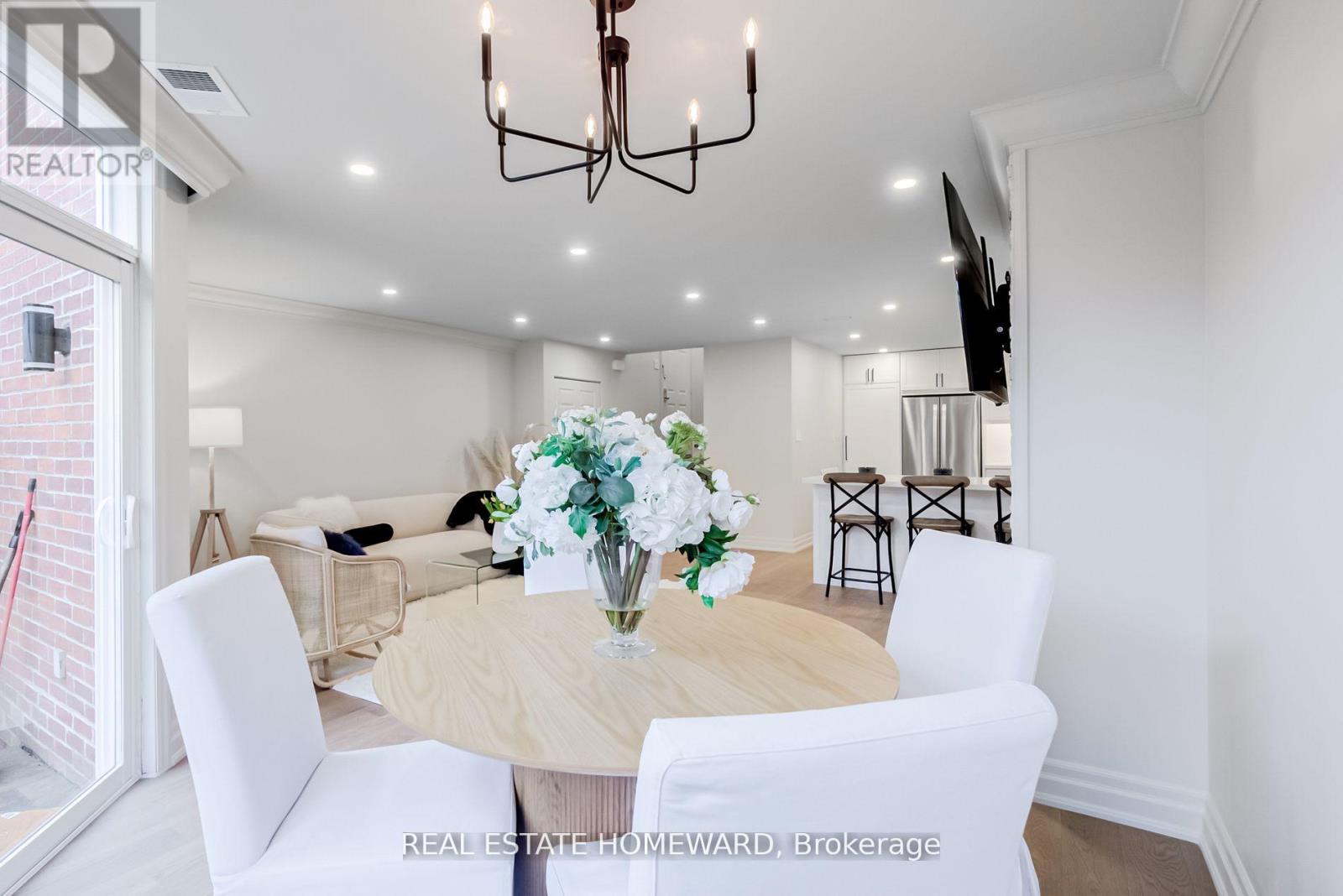 Photo 12 of Th 10 100 Arbors Lane, Vaughan ON