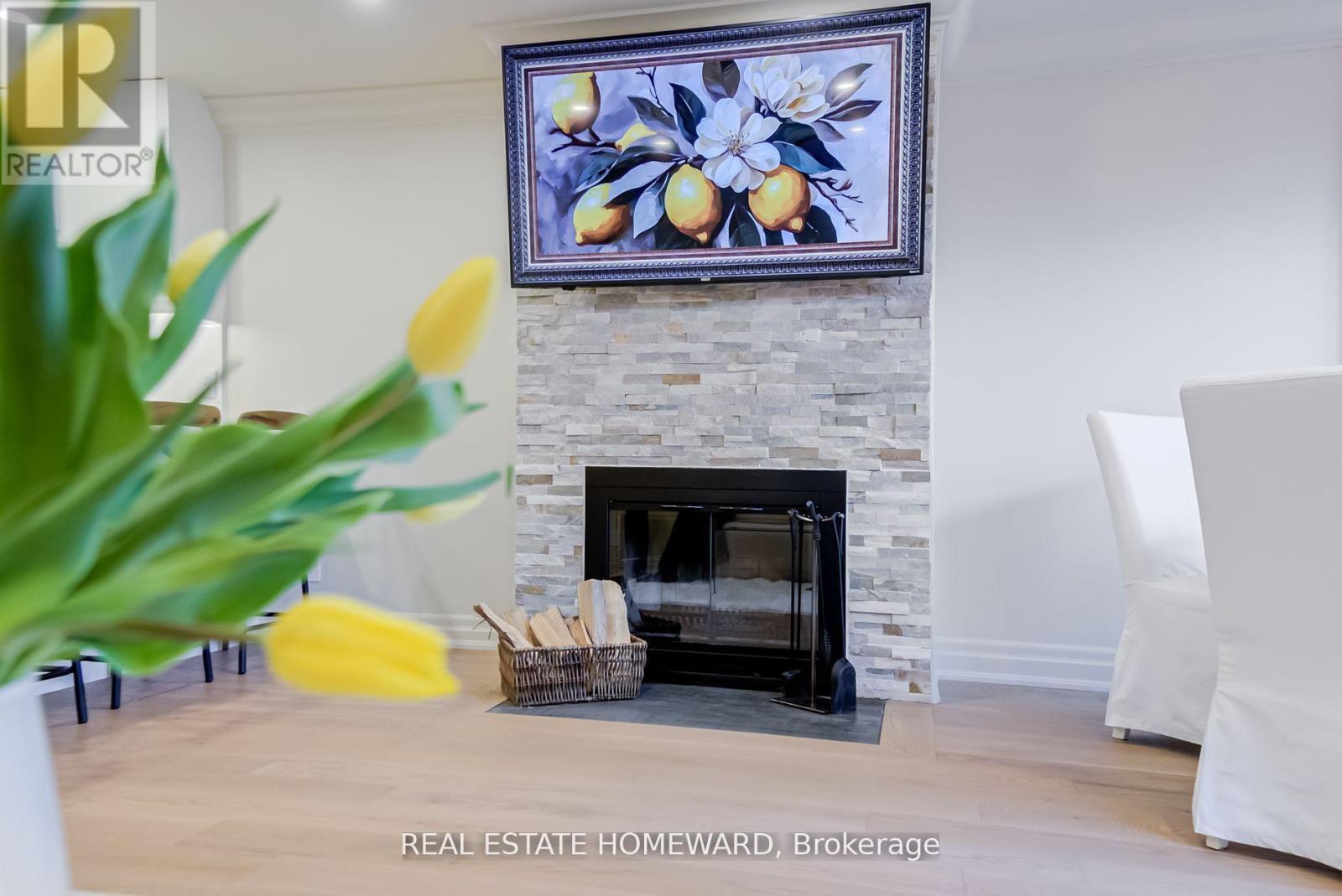 Photo 13 of Th 10 100 Arbors Lane, Vaughan ON