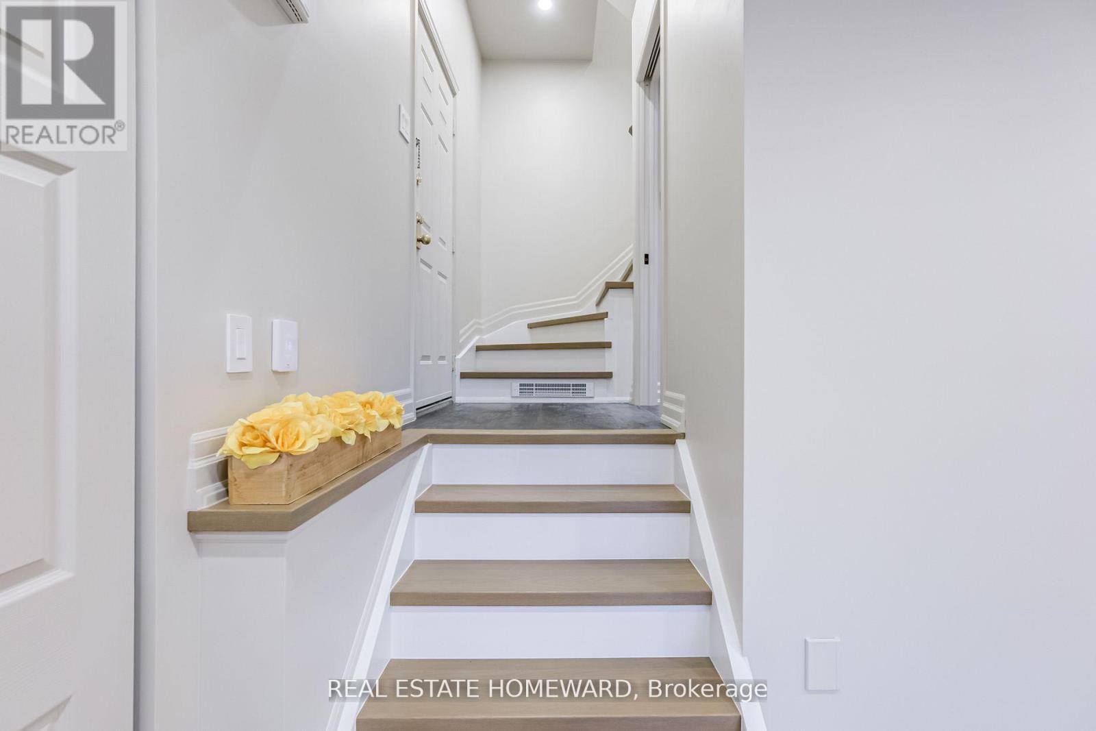 Photo 2 of Th 10 100 Arbors Lane, Vaughan ON
